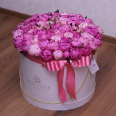 Розовые и малиновые пионы в шляпной коробке L/XL/XXL