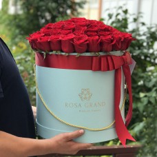 Красные розы в коробке (L) 73-75 роз