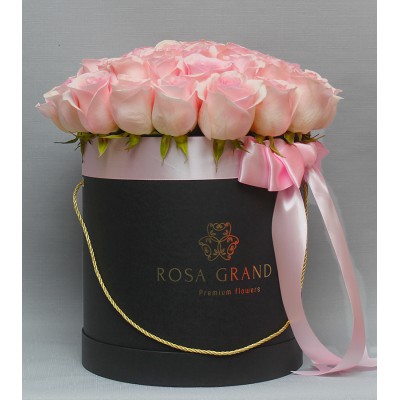 Розовые розы в цилиндре (S) 31-35 роз