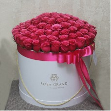Малиновые розы в коробке (XL) 101 роза