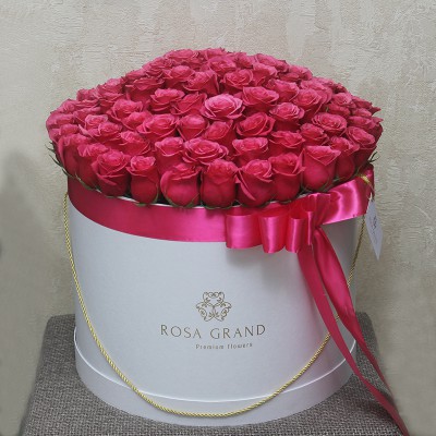 Малиновые розы в коробке (XL) от 101 розы
