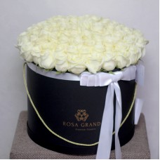 Белые розы в цилиндре (XL) от 101 розы