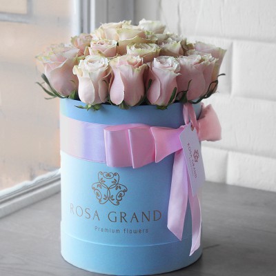 Розы Пинк Мондиаль (Pink Mondial) в коробке (XS) 21-23 розы