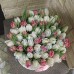 Белые и розовые тюльпаны в шляпной коробке L до 149 шт.