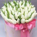Белые  тюльпаны в шляпной коробке (M) до 99 шт.
