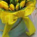 Желтые тюльпаны в цилиндре